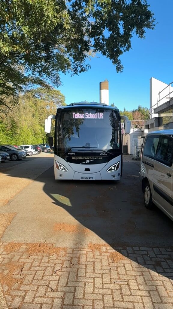 帝京ロンドン学園ー通学バス